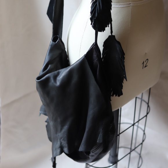 Reworked Andrew Marc black leather bag, with raw edge leather details. - Picture 2 of 11